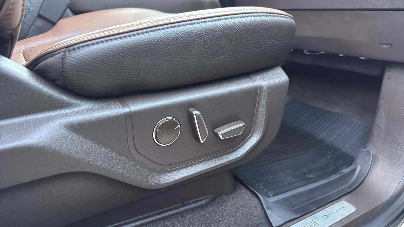 Certified 2024 Ford Expedition King Ranch image 25