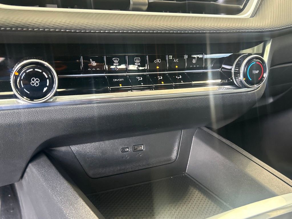 Used 2025 Chevrolet Equinox LT image 35