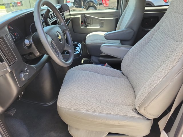 Used 2017 Chevrolet Express 3500 LT w/ LT Preferred Equipment Group RWD image 18