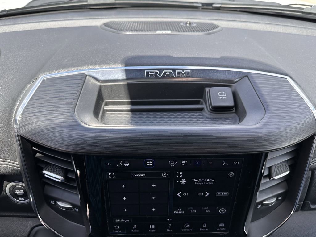 Used 2024 RAM 1500 Laramie AWD/4WD image 19