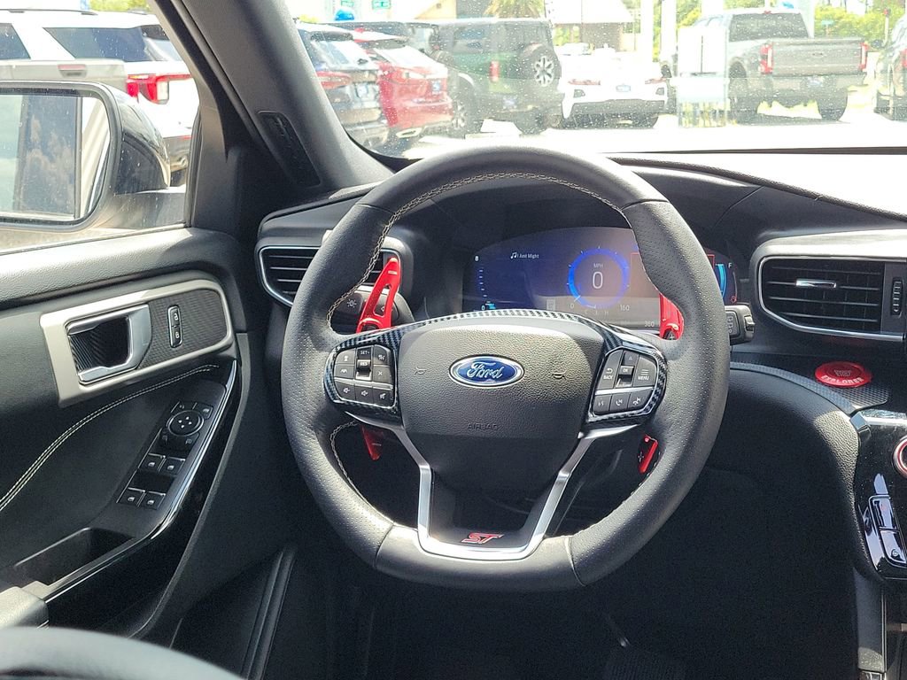 Certified 2022 Ford Explorer ST w/ ST Street Pack image 16