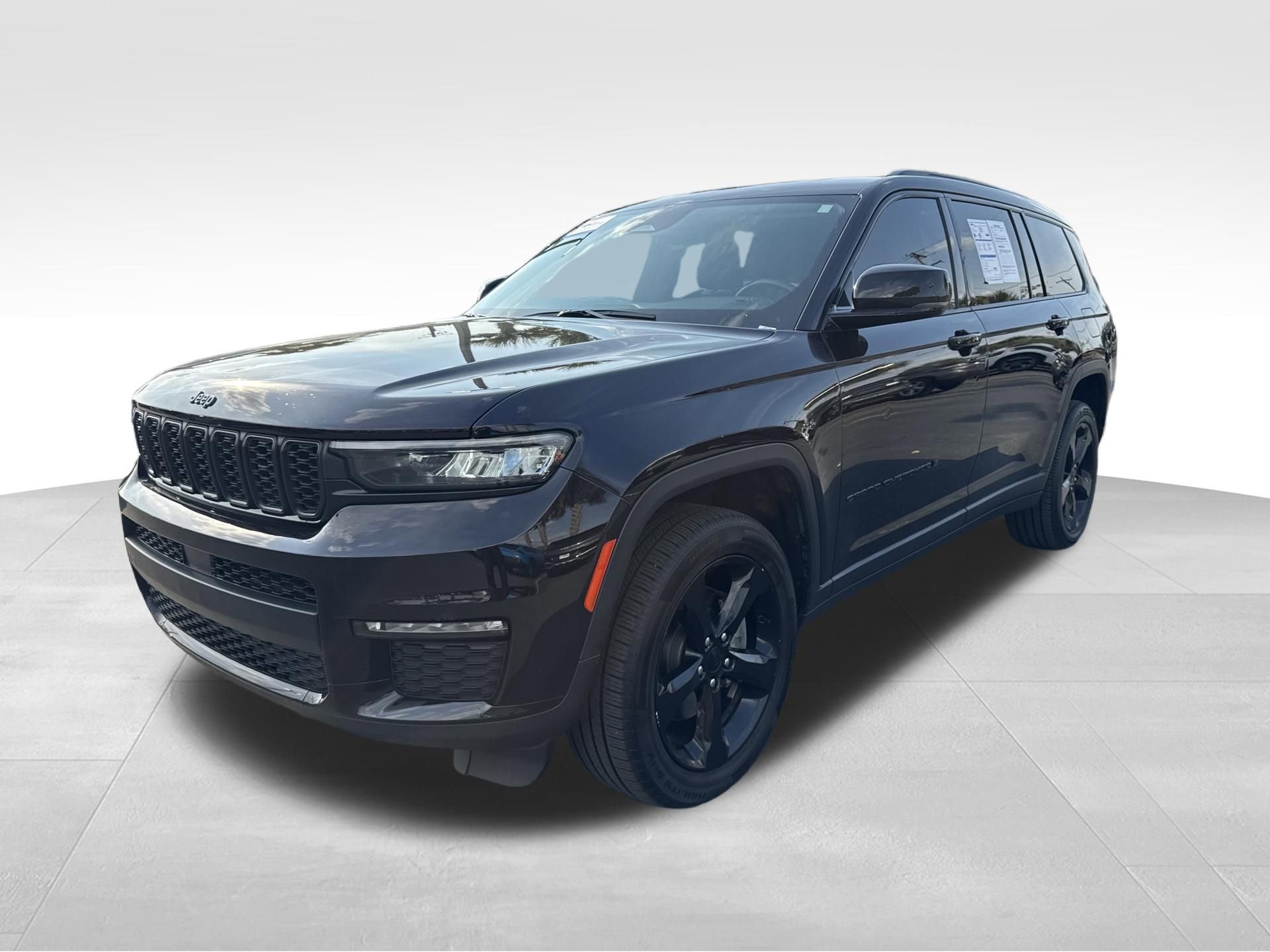 Used 2022 Jeep Grand Cherokee L Limited w/ Black Appearance Package image 40