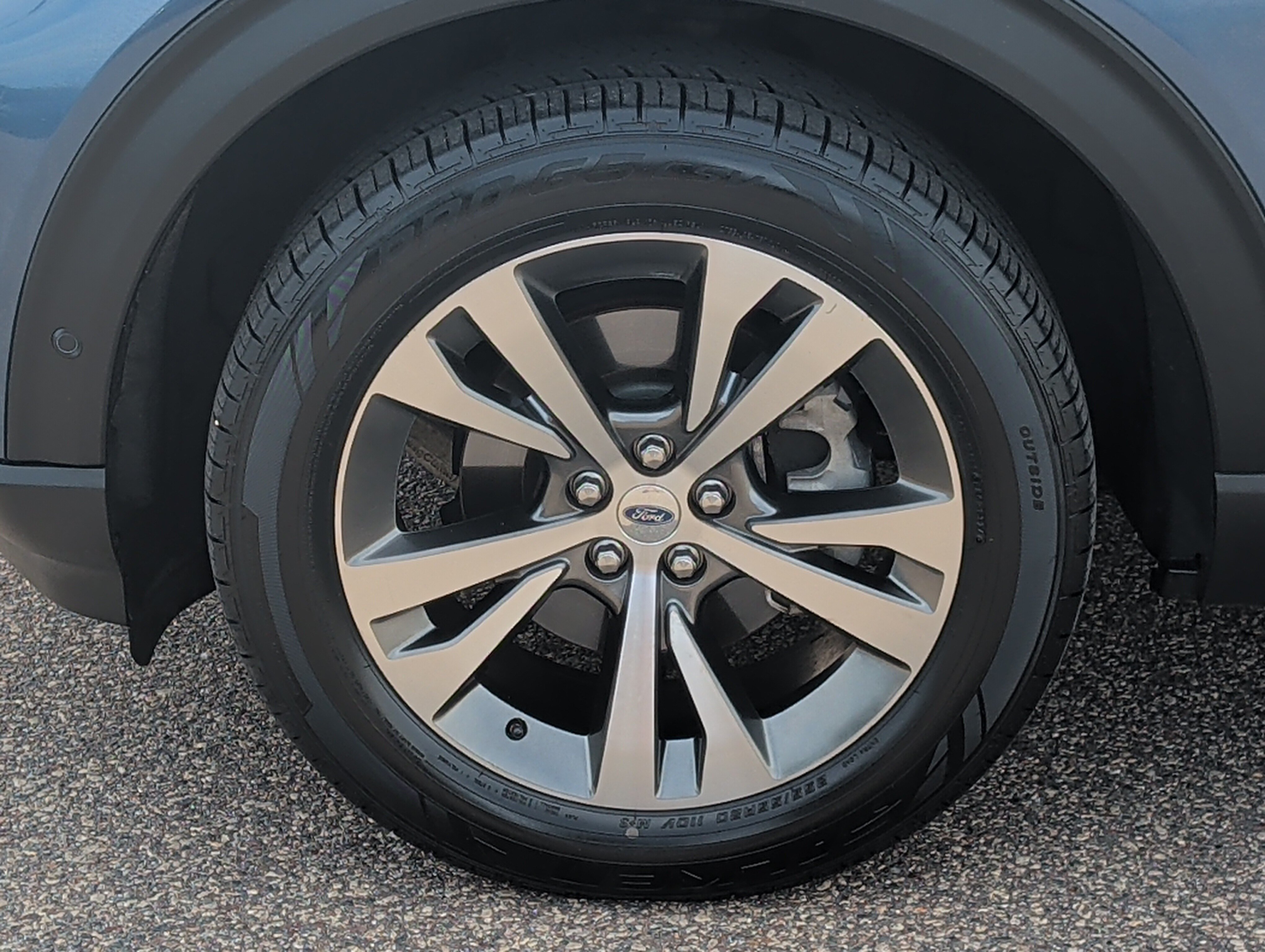 Certified 2020 Ford Explorer Platinum w/ Premium Technology Package AWD/4WD image 15