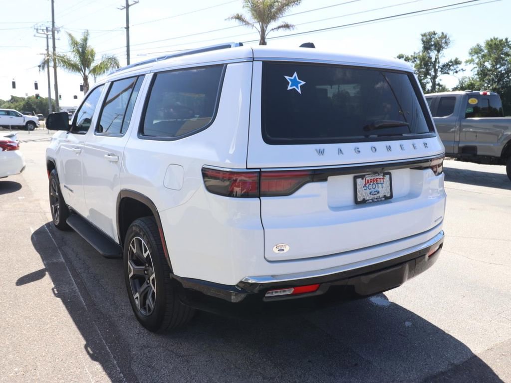 Used 2024 Jeep Wagoneer Series III AWD/4WD image 10