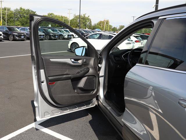 Certified 2024 Ford Escape Platinum AWD/4WD image 19