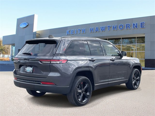 Used 2023 Jeep Grand Cherokee Altitude image 4