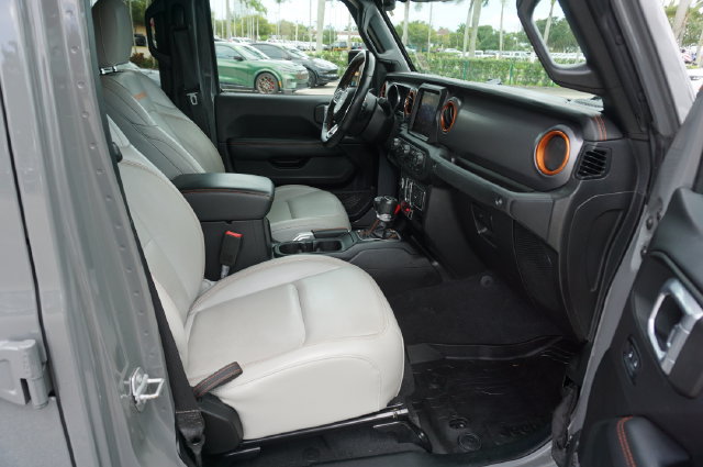 Used 2021 Jeep Gladiator Mojave w/ Dual Top Group AWD/4WD image 3