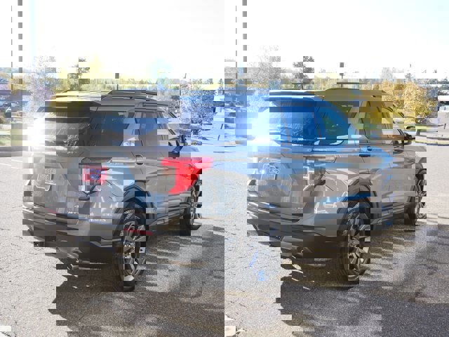 Certified 2023 Ford Explorer XLT w/ Equipment Group 202A image 3