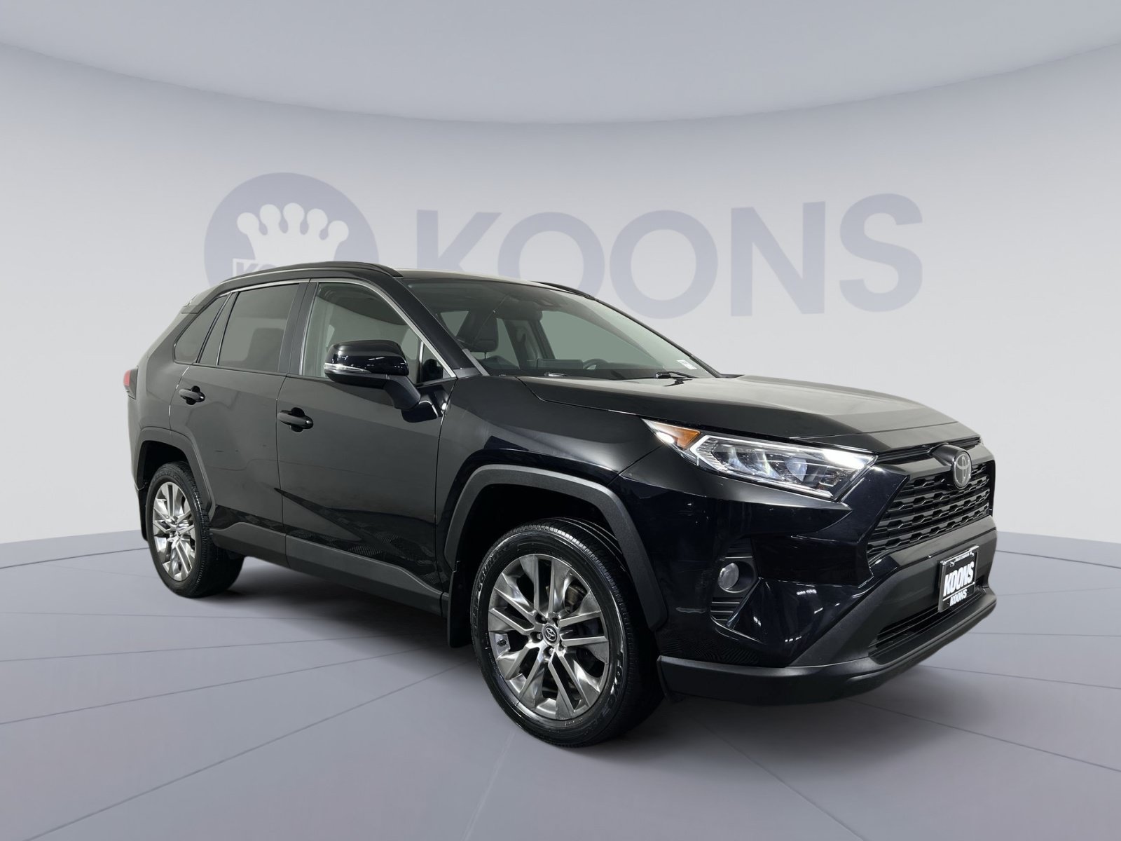 Used 2021 Toyota RAV4 XLE Premium AWD/4WD image 2