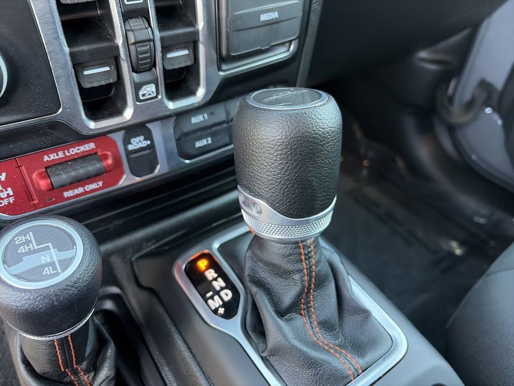 Used 2022 Jeep Gladiator Mojave w/ Auxiliary Switch Group AWD/4WD image 26