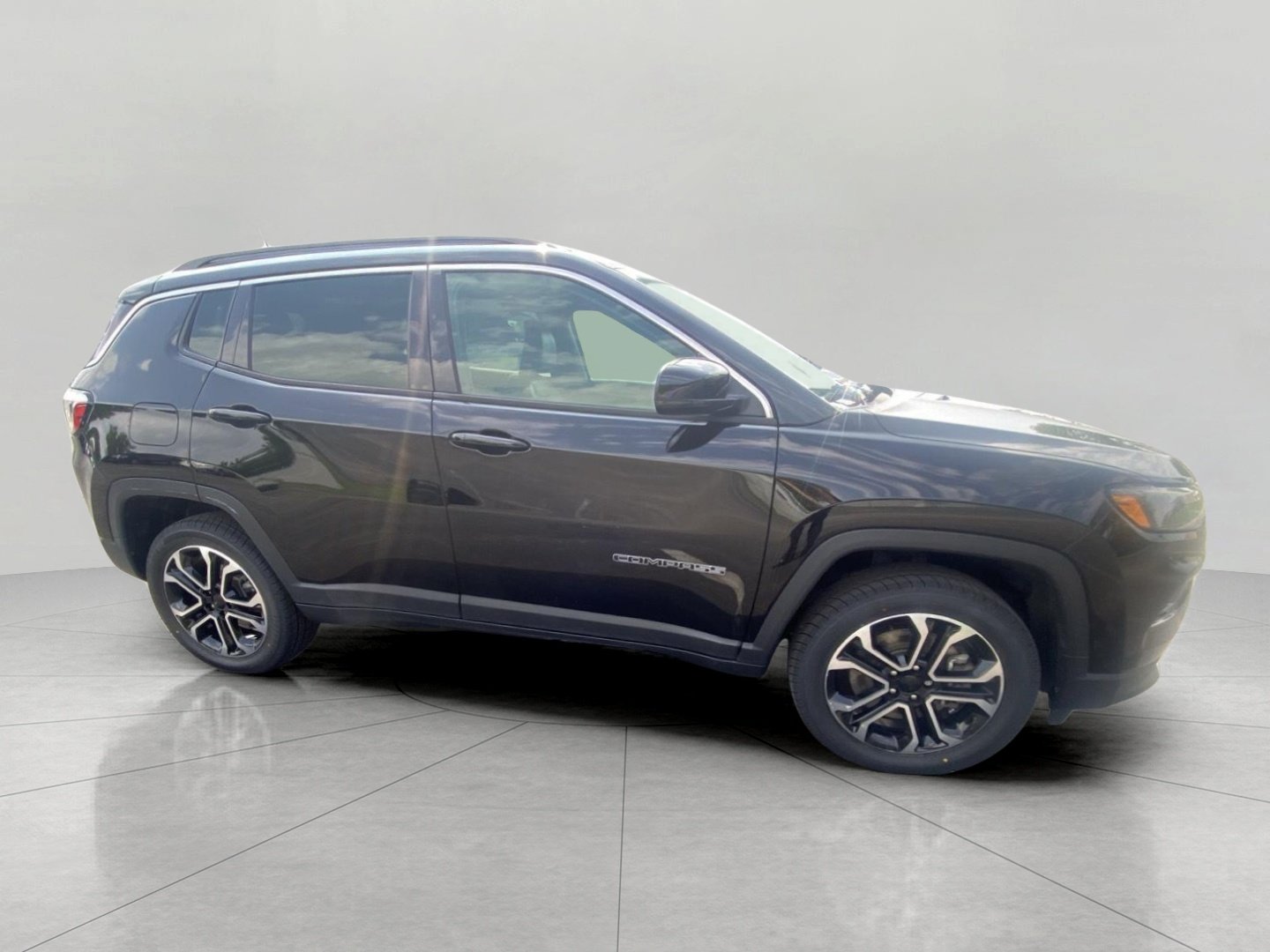 Used 2023 Jeep Compass Limited w/ Sun and Sound Group AWD/4WD image 9