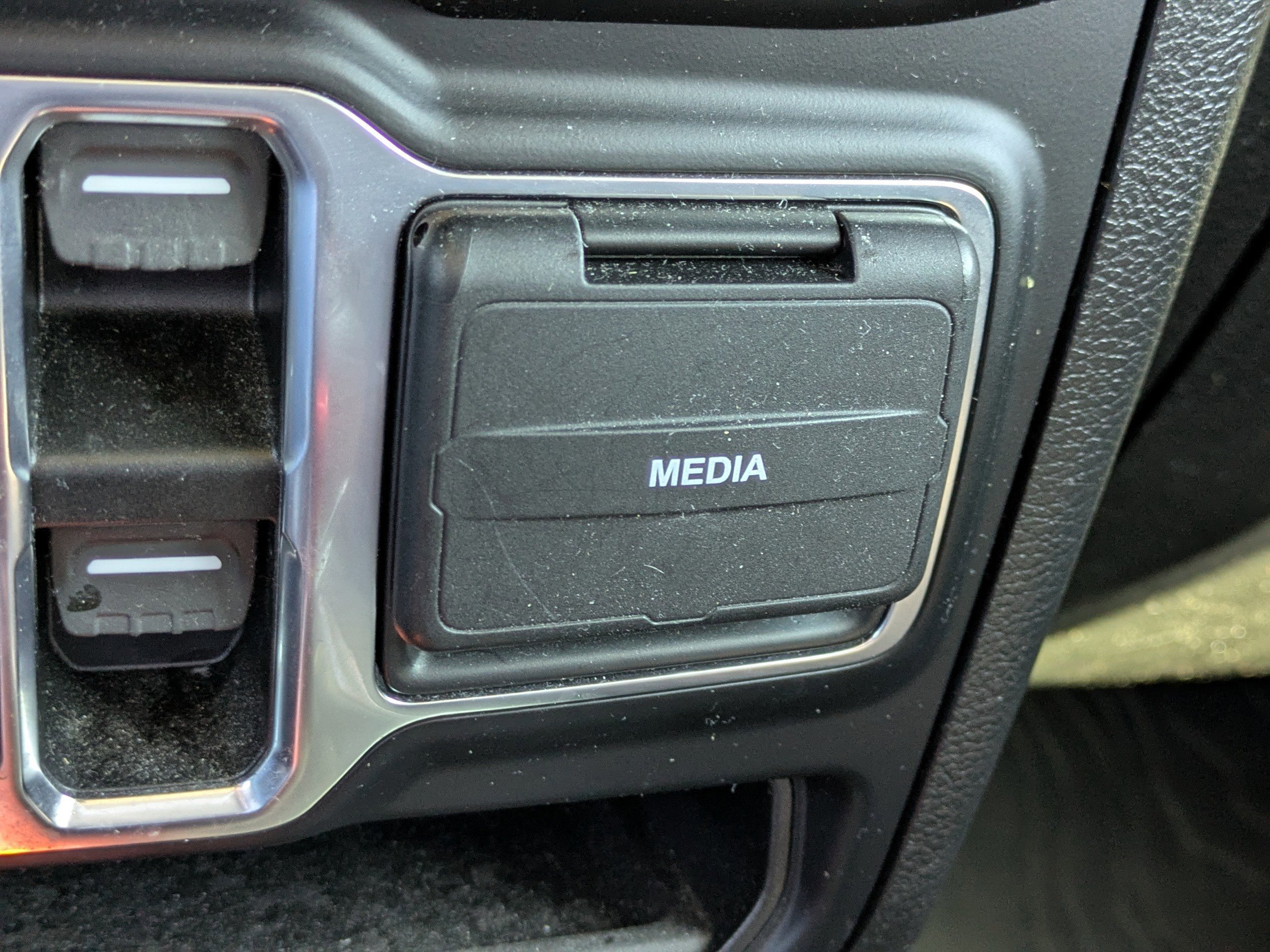 Used 2021 Jeep Gladiator Willys image 28