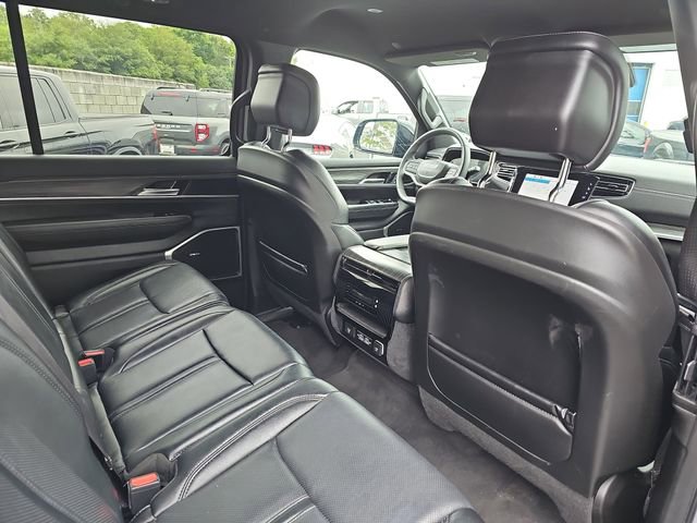 Used 2024 Jeep Wagoneer Series II w/ Flexible Seating Group RWD image 13