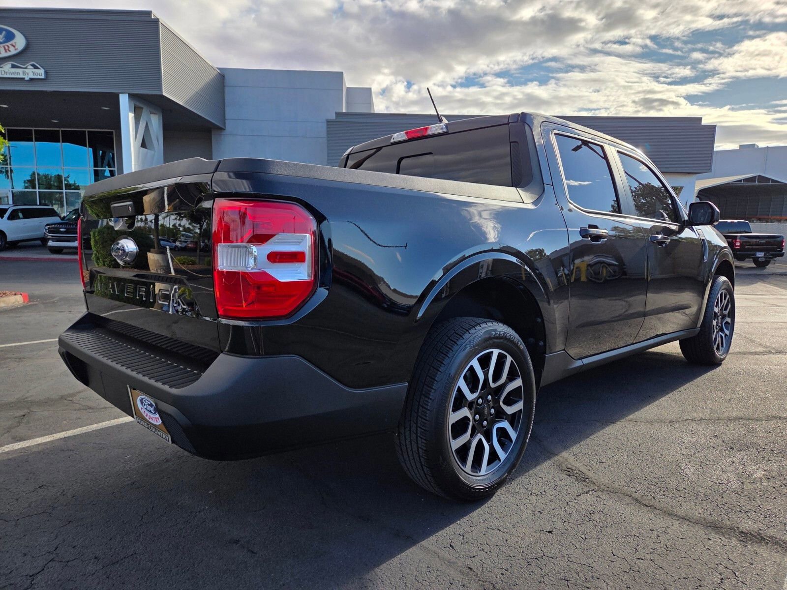 Certified 2022 Ford Maverick Lariat image 5