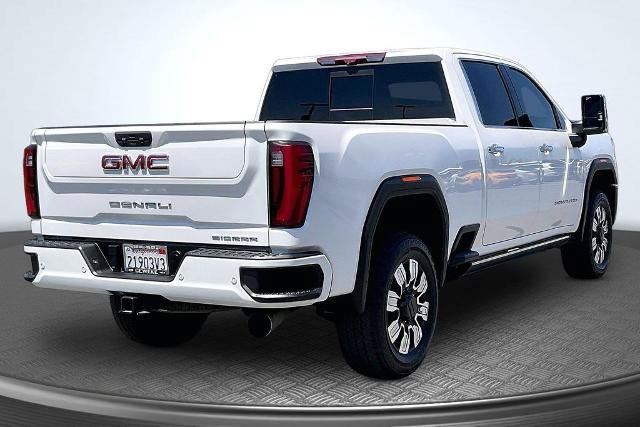 Used 2024 GMC Sierra 2500 Denali w/ Denali Reserve Package AWD/4WD image 2