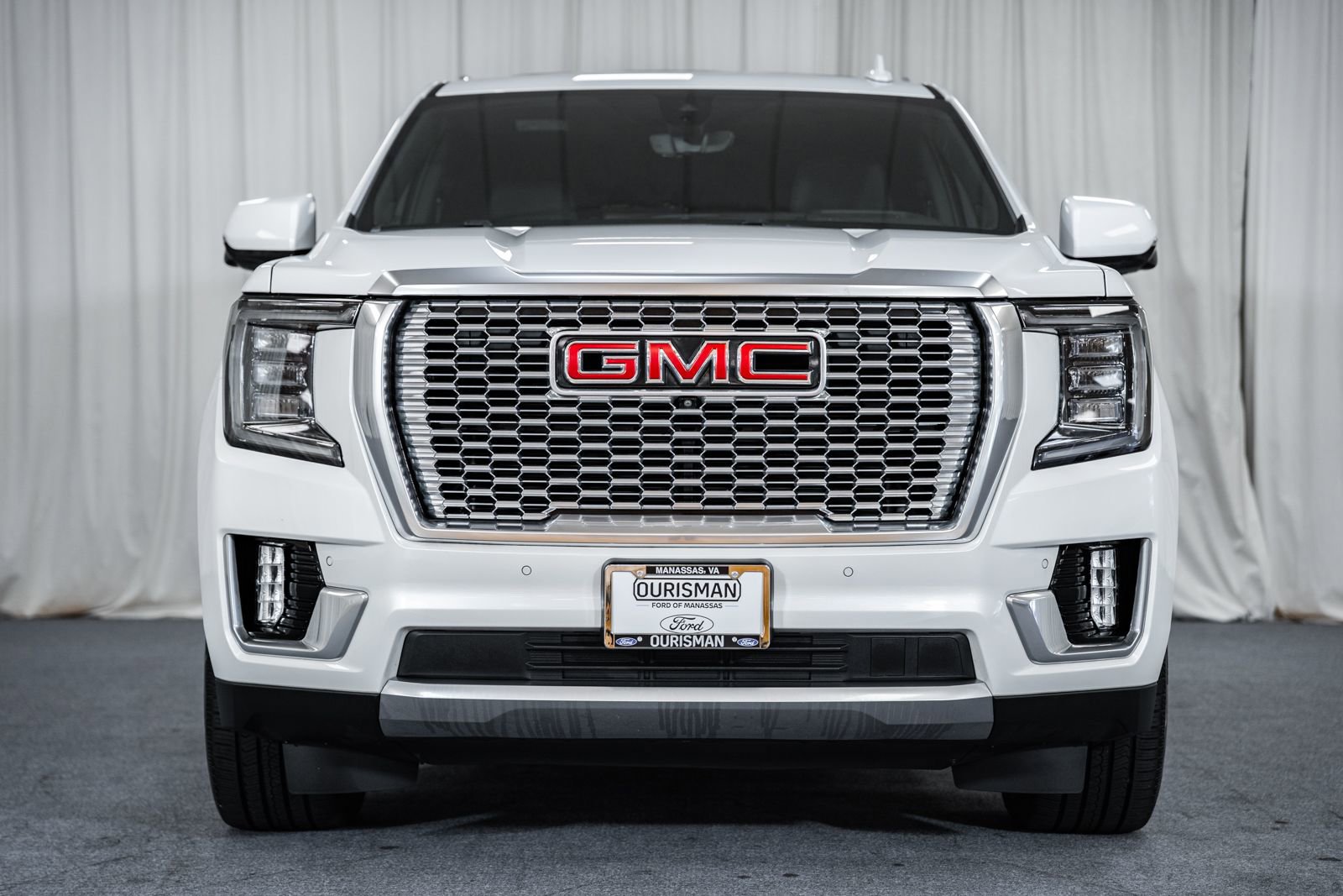 Used 2022 GMC Yukon Denali w/ Denali Premium Package AWD/4WD image 2