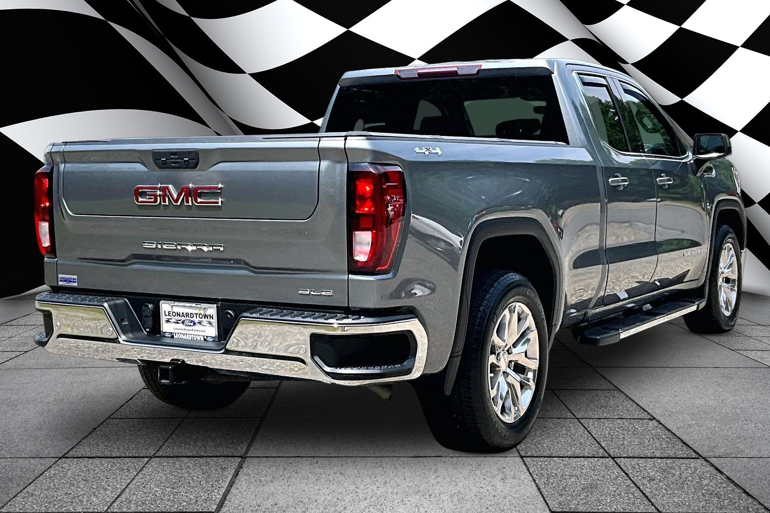 Used 2022 GMC Sierra 1500 SLE w/ Driver Alert Package I AWD/4WD image 2