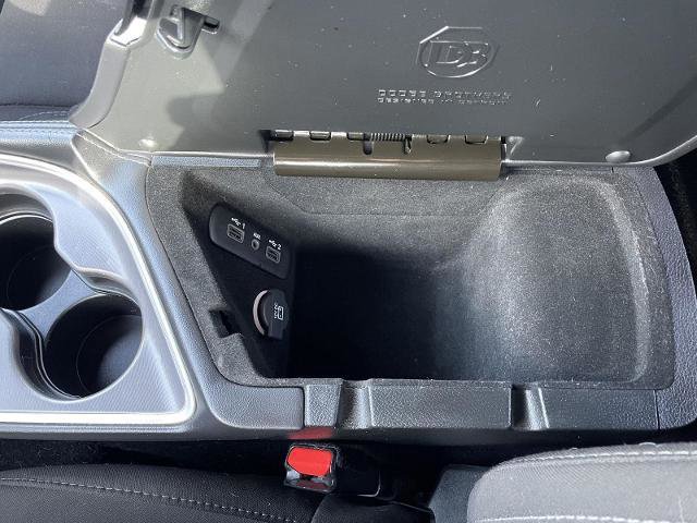 Used 2020 Dodge Challenger SXT w/ Blacktop Package image 28