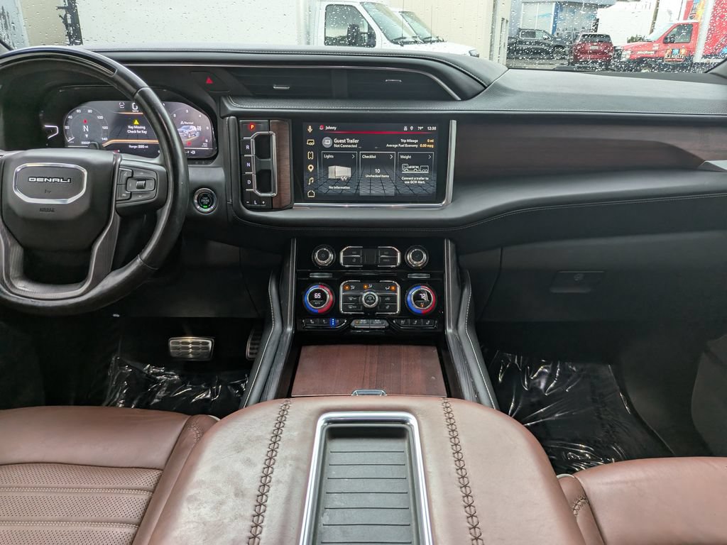 Used 2023 GMC Yukon XL Denali Ultimate AWD/4WD image 18