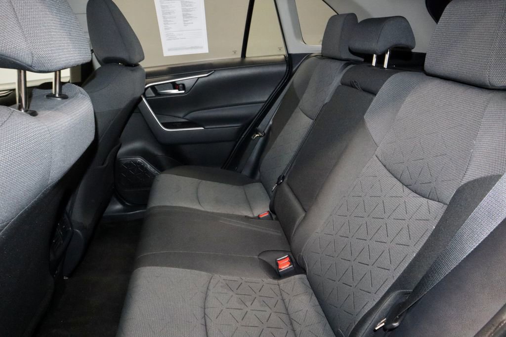 Used 2025 Toyota RAV4 XLE image 21