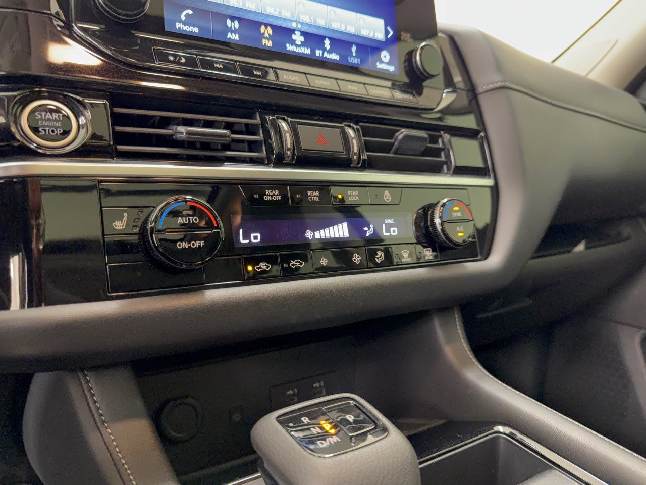 Used 2024 Nissan Pathfinder SL w/ SL Premium Package FWD image 22