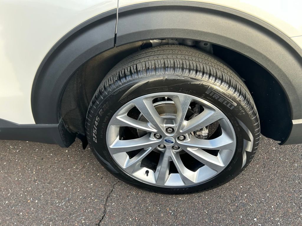Certified 2022 Ford Explorer Platinum w/ Equipment Group 601A image 34