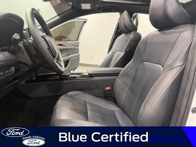 Used 2025 Toyota Camry XSE FWD image 18