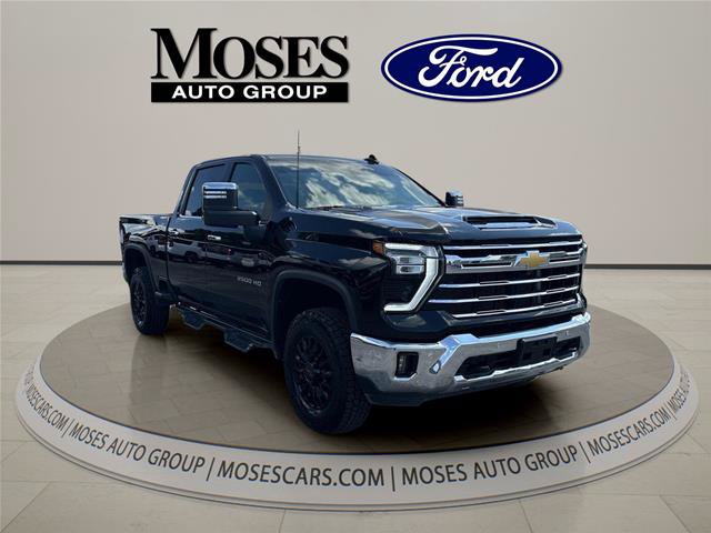 Used 2024 Chevrolet Silverado 2500 LTZ w/ LTZ Convenience Package AWD/4WD image 3