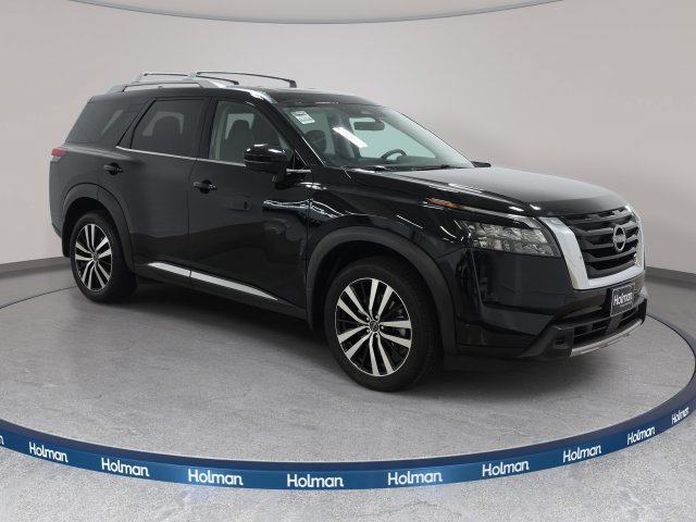 Used 2025 Nissan Pathfinder Platinum w/ Cargo Package AWD/4WD image 4