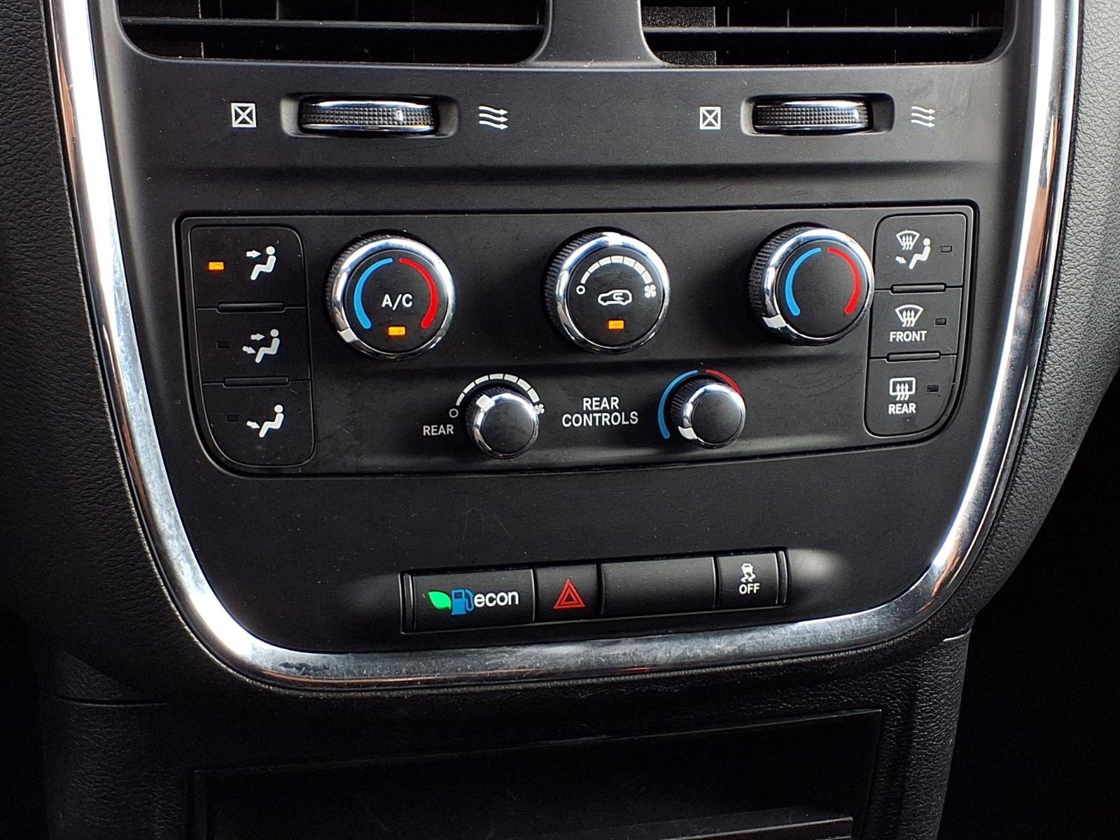 Used 2018 Dodge Grand Caravan SE image 14