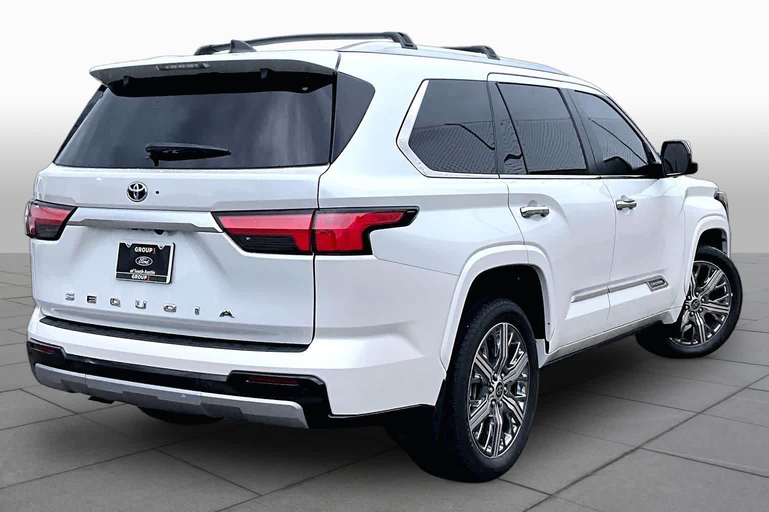 Used 2024 Toyota Sequoia Capstone AWD/4WD image 7