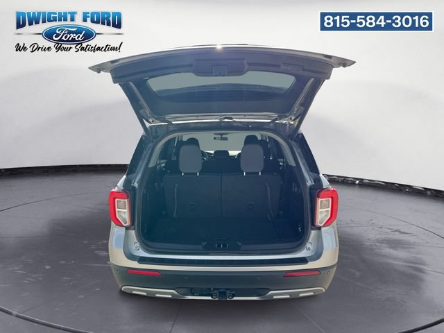 Certified 2022 Ford Explorer XLT w/ Equipment Group 202A AWD/4WD image 17