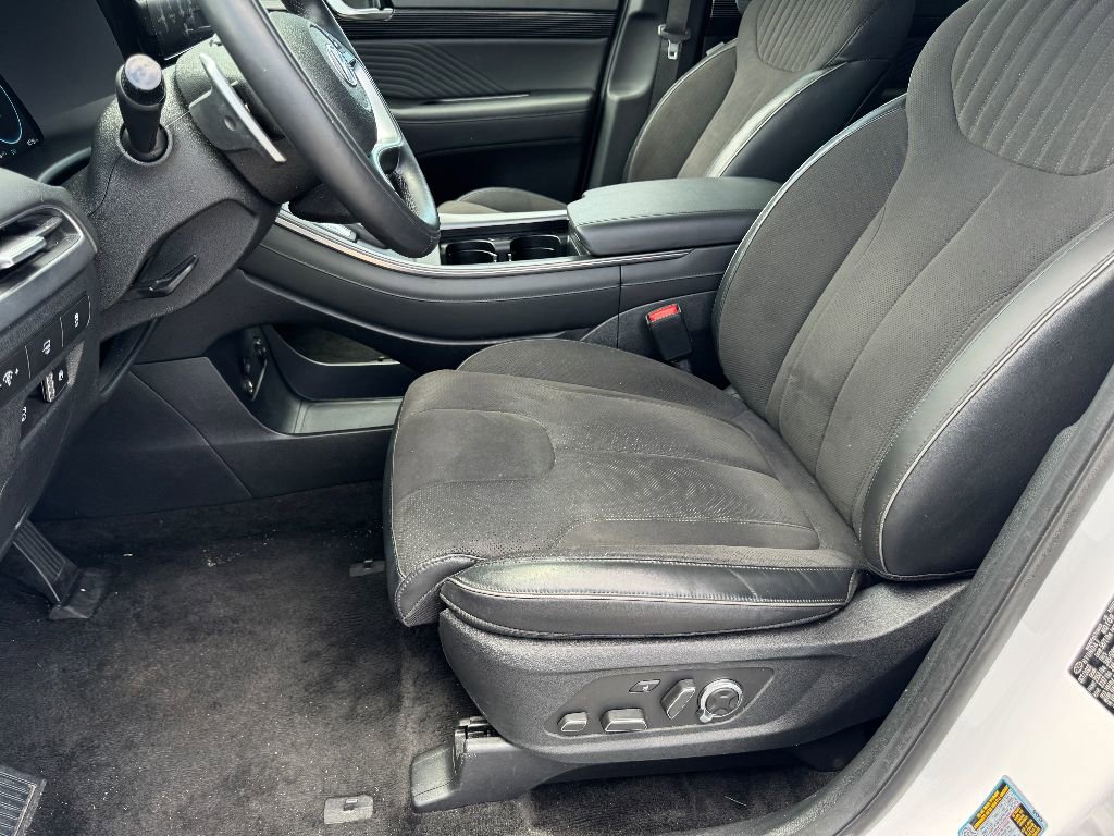 Used 2024 Hyundai Palisade Calligraphy image 9