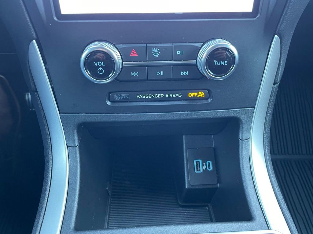 Certified 2024 Ford Edge SE image 14