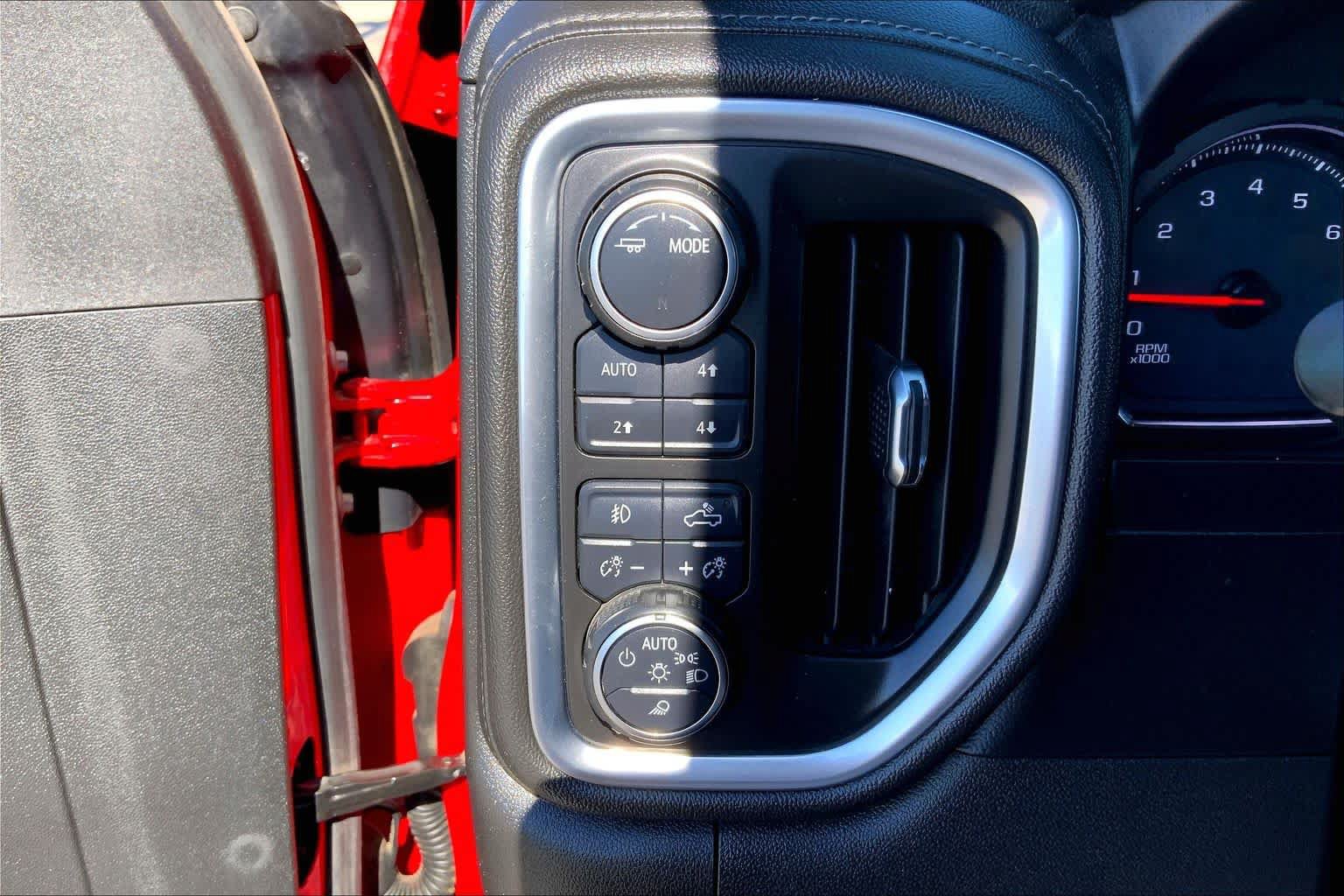 Used 2020 Chevrolet Silverado 3500 LTZ AWD/4WD image 32