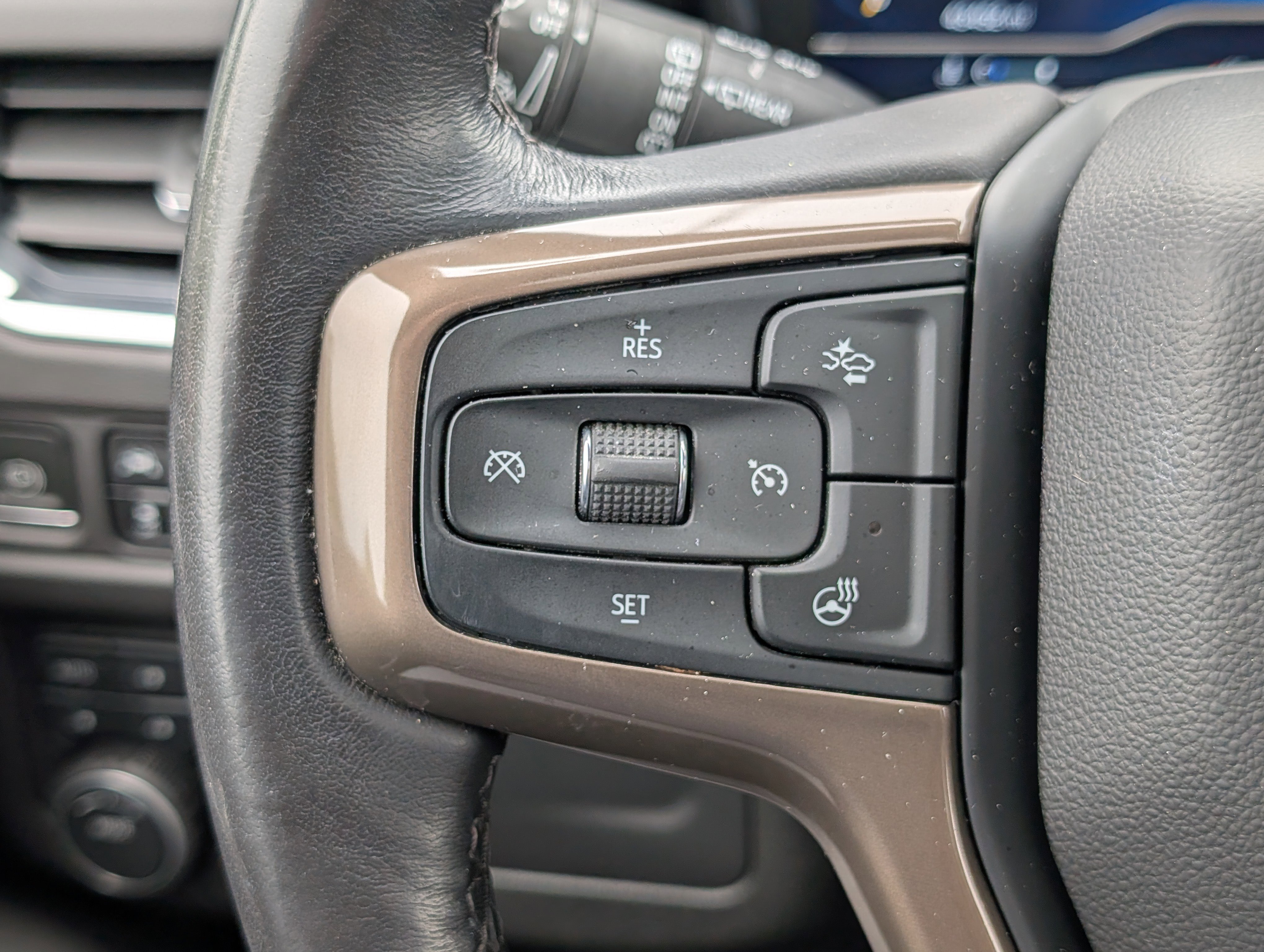 Used 2023 Chevrolet Tahoe High Country w/ Premium Package 2 AWD/4WD image 26