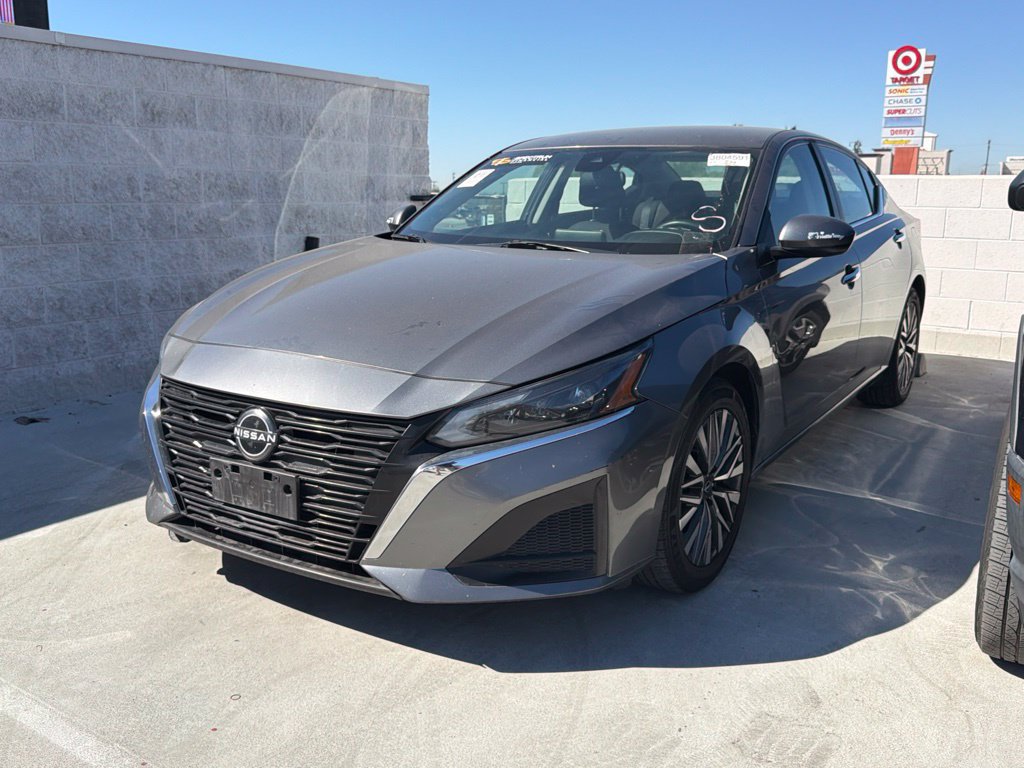 Used 2023 Nissan Altima 2.5 SV FWD image 3