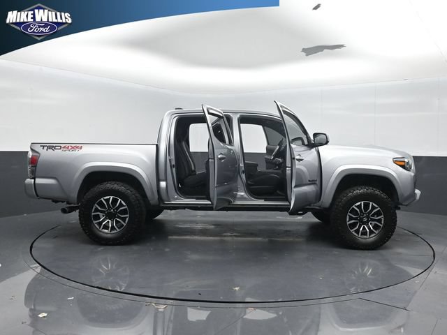 Used 2021 Toyota Tacoma TRD Sport w/ Technology Package AWD/4WD image 27