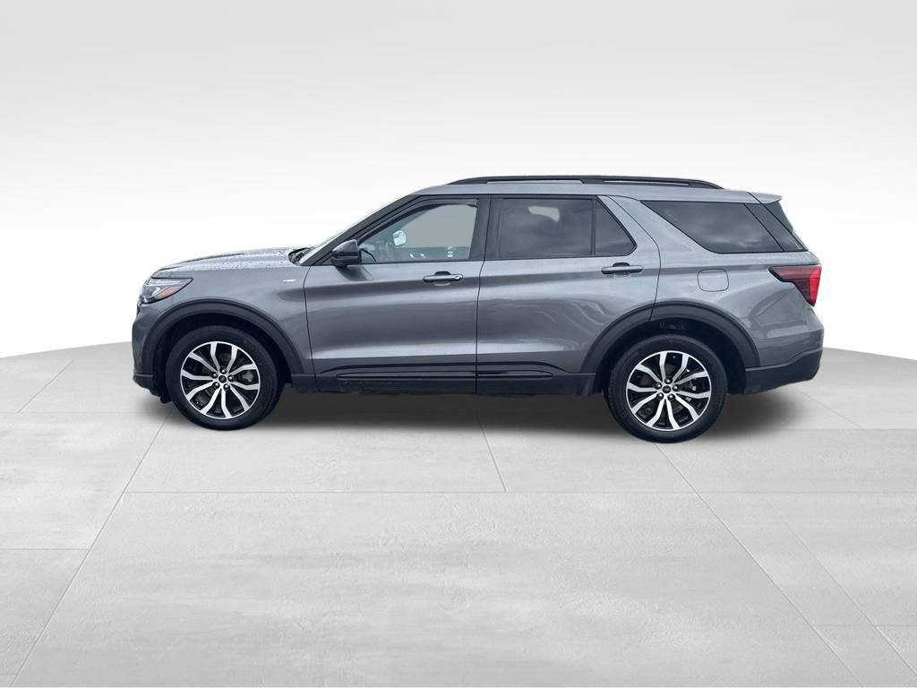 Certified 2025 Ford Explorer ST-Line image 2