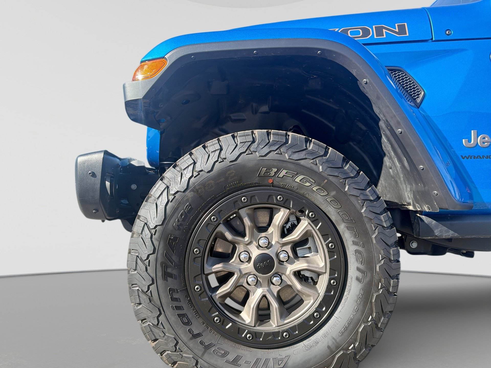 Used 2023 Jeep Wrangler Unlimited Rubicon 392 w/ Trailer Tow Package AWD/4WD image 16