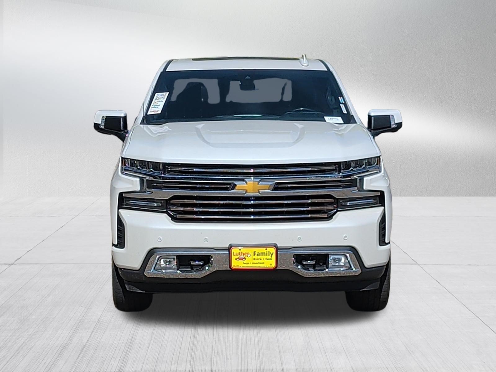Used 2019 Chevrolet Silverado 1500 High Country w/ Technology Package AWD/4WD image 2