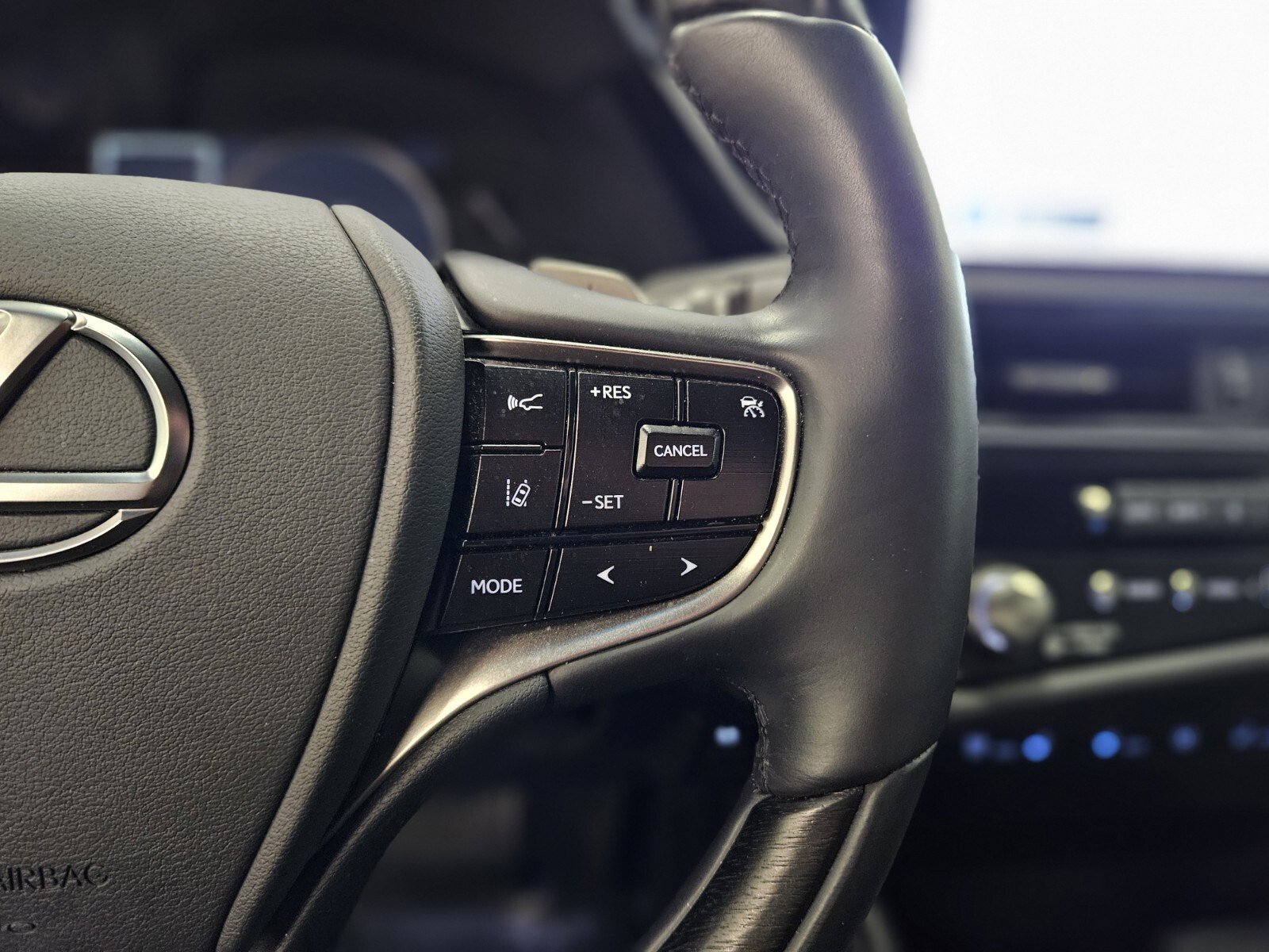 Used 2025 Lexus ES 350 Ultra Luxury image 27