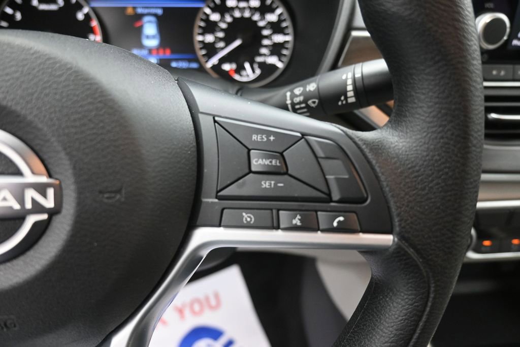 Used 2025 Nissan Altima 2.5 SV FWD image 7
