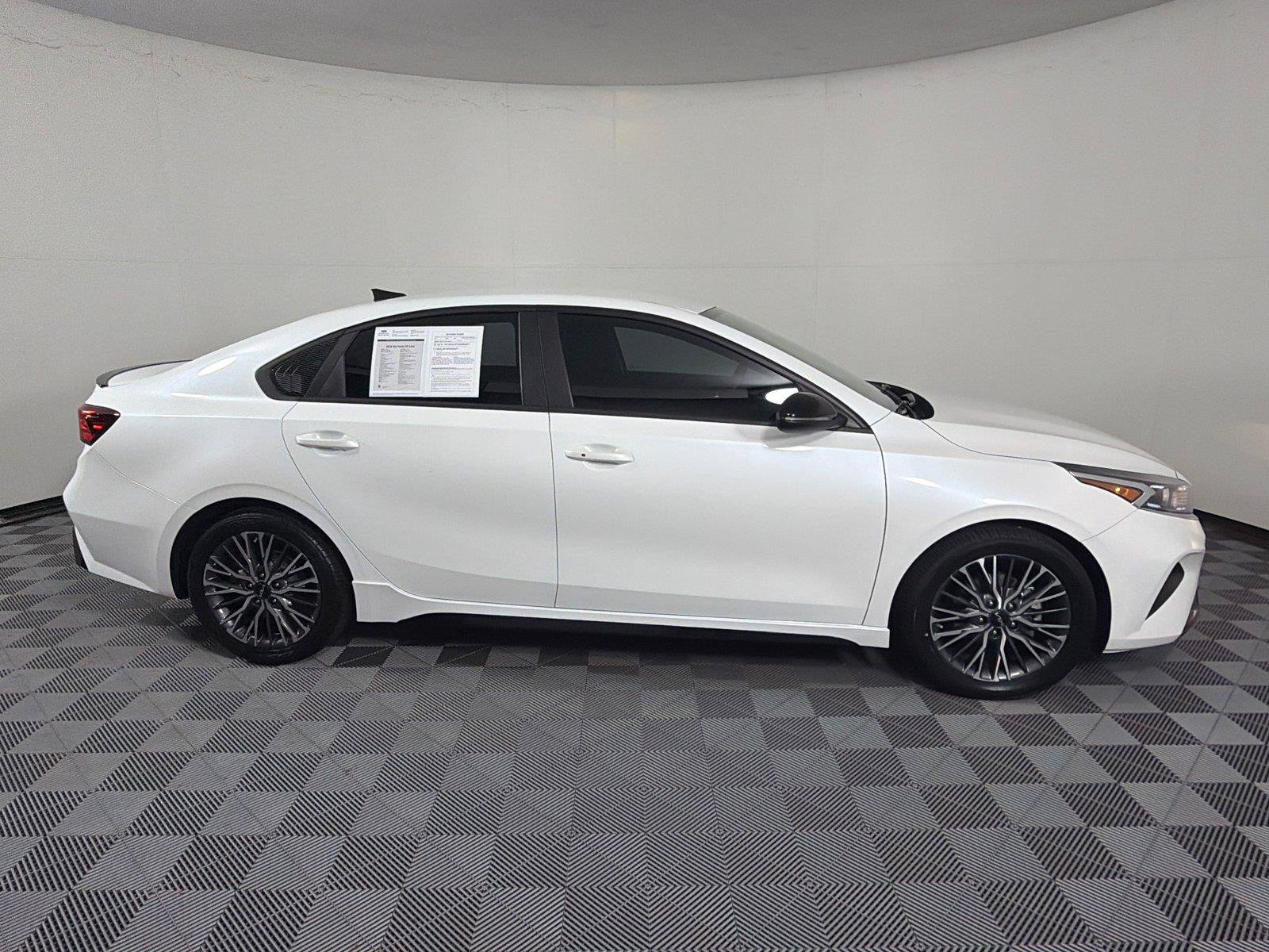 Used 2022 Kia Forte GT-Line w/ GT-Line Technology Package FWD image 8