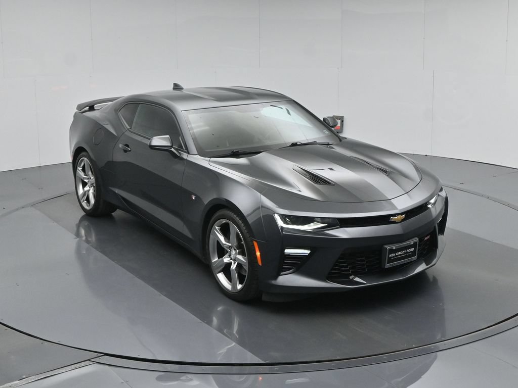 Used 2018 Chevrolet Camaro SS RWD image 39
