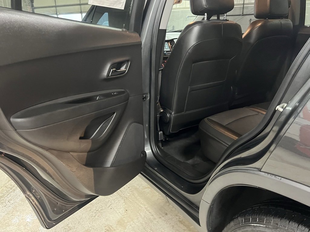 Used 2017 Chevrolet Trax LT w/ LT Convenience Package image 35
