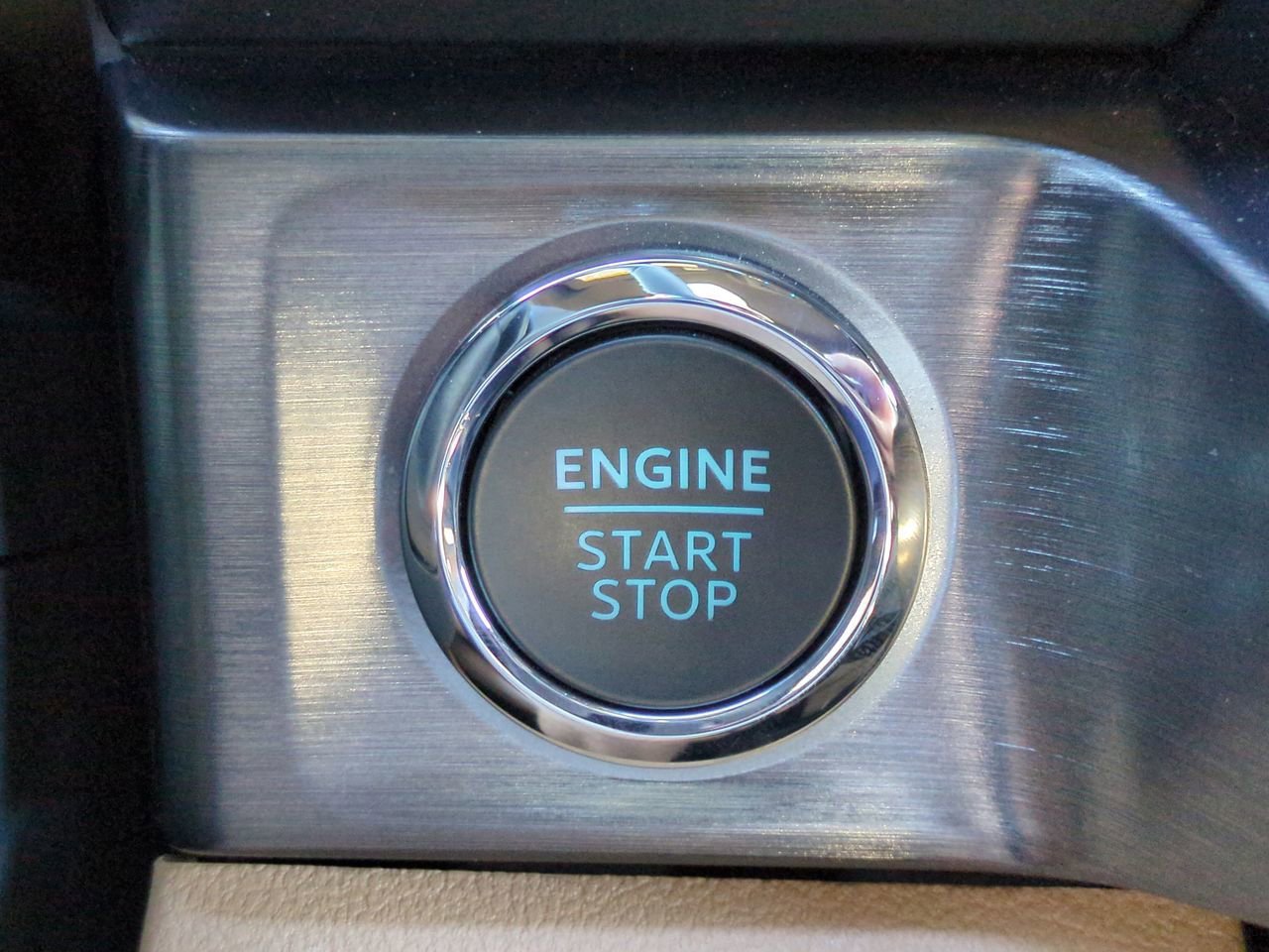 Certified 2025 Ford F350 Lariat w/ Tremor Off-Road Package image 27