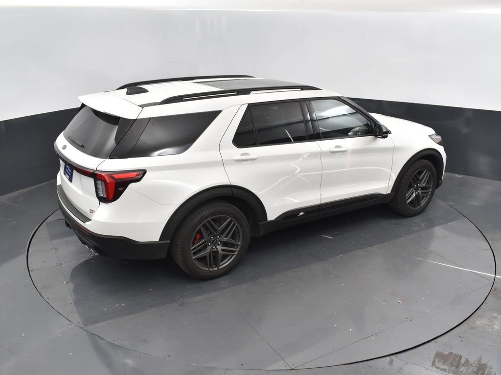 Certified 2025 Ford Explorer ST image 11