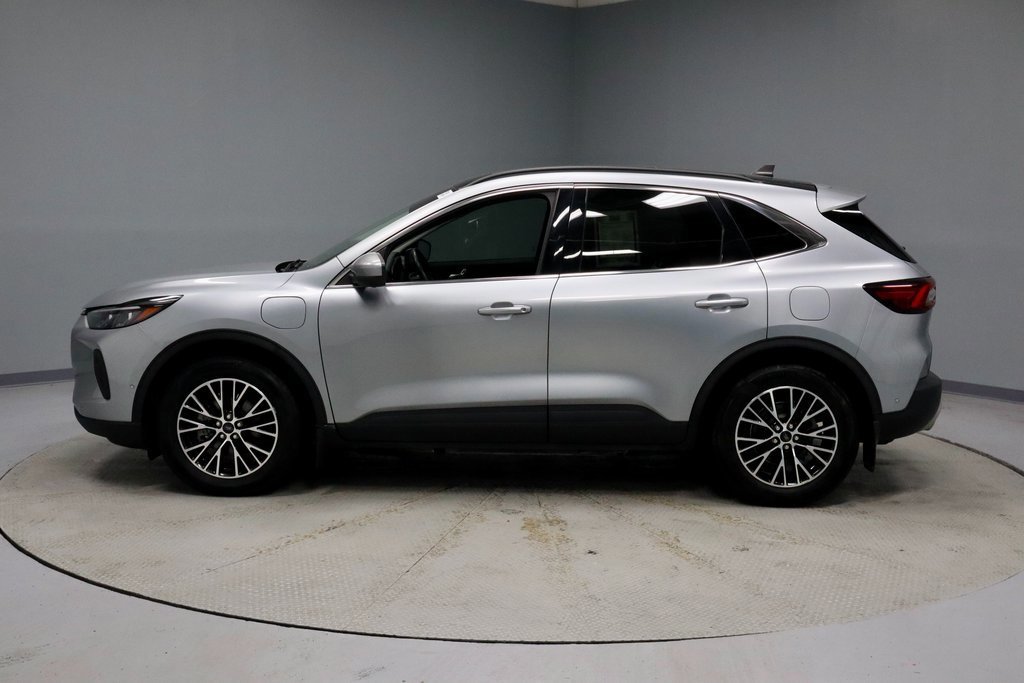 Certified 2023 Ford Escape SE w/ PHEV Premium Package image 2