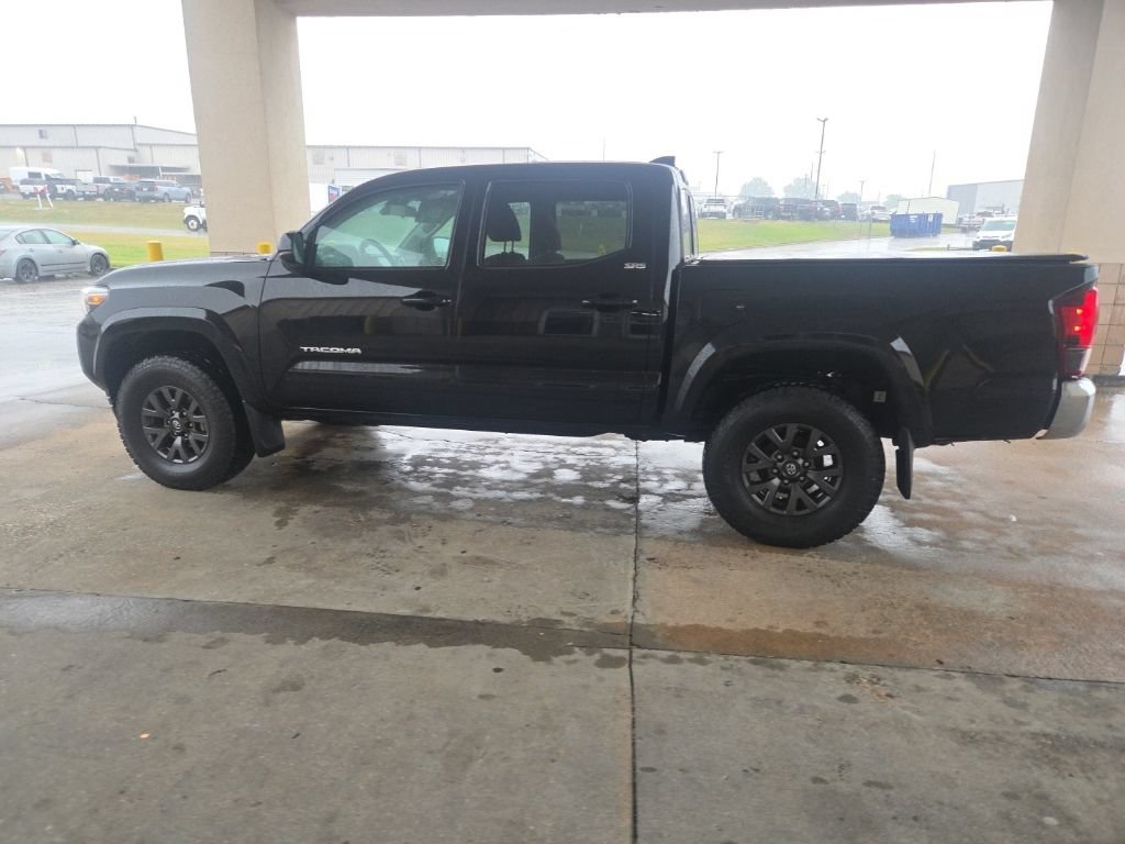 Used 2023 Toyota Tacoma SR5 w/ SR5 Appearance Package RWD image 5